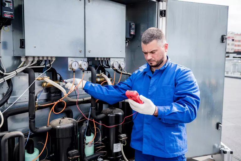 Resistance test of temperature sensors in the cooling supply section of the ventilation unit.